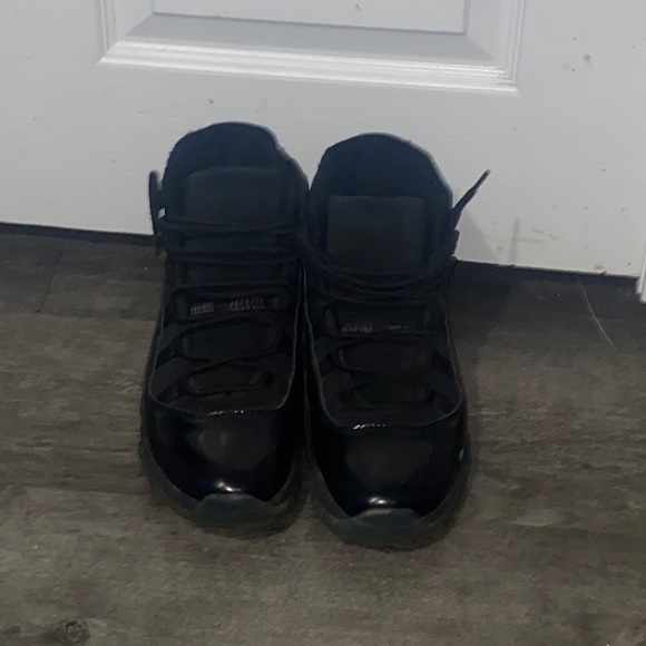 all black 11s cap and gown